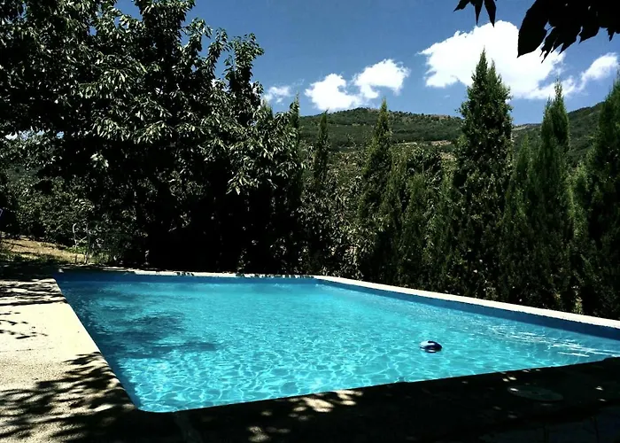 Nyaraló El Cerro Y El Cerezo *