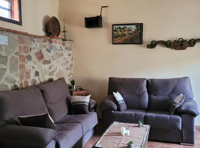 El Cerro Y El Cerezo Nyaraló Navaconcejo