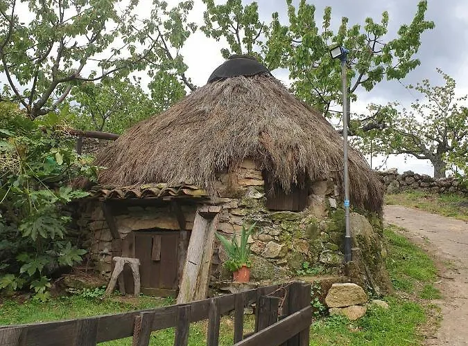 El Cerro Y El Cerezo Nyaraló Navaconcejo