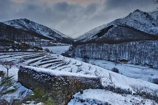 Nyaraló El Cerro Y El Cerezo *